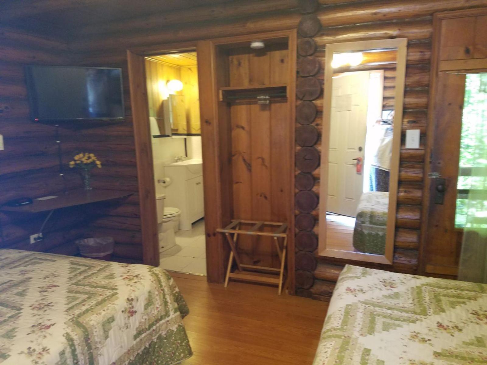 Seven Dwarfs Cabin - On The Brook Cabins Lake George Zewnętrze zdjęcie
