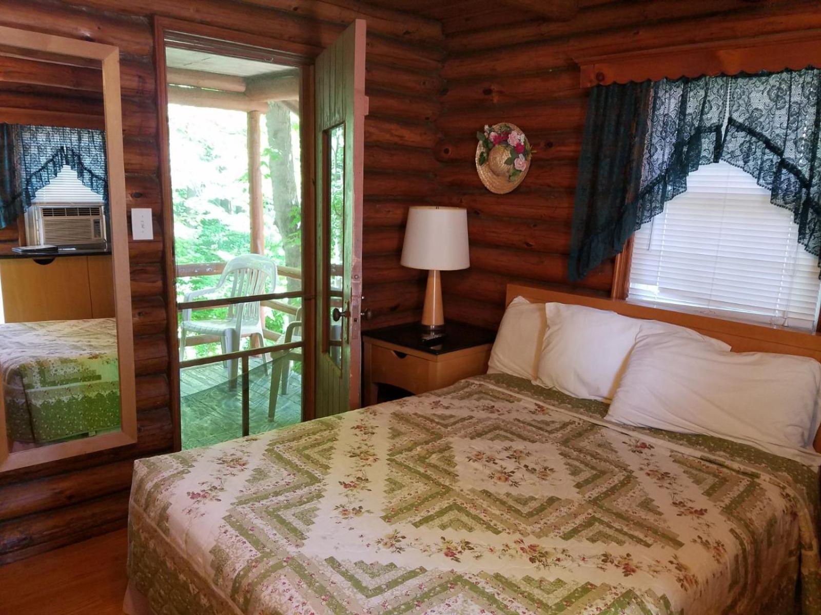 Seven Dwarfs Cabin - On The Brook Cabins Lake George Zewnętrze zdjęcie